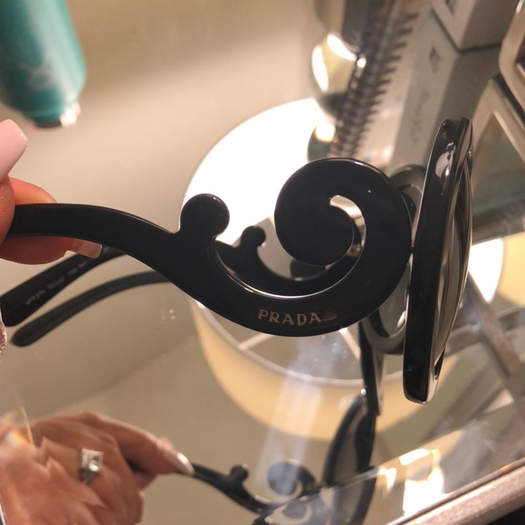 Prada spr 27N black round sunglasses. Authentic - Picture 2 of 3